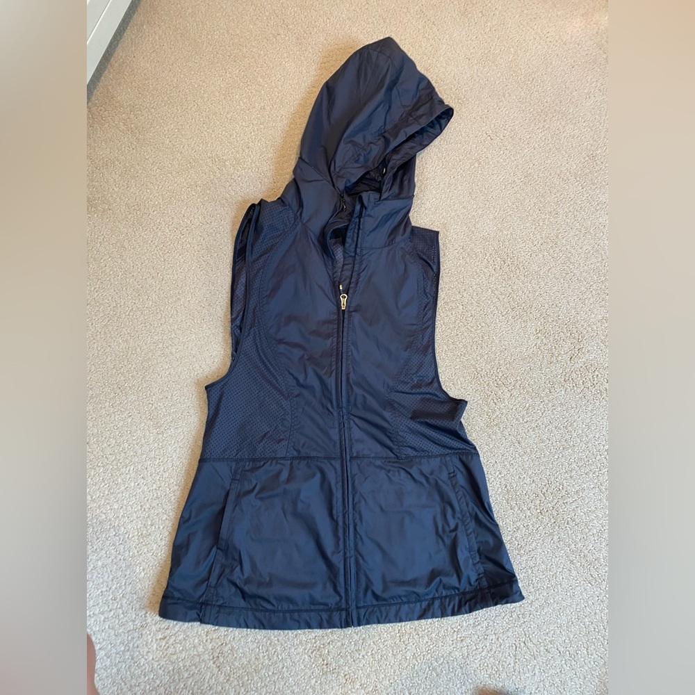 LULULEMON LIGHTWEIGHT VEST BLACK SIZE 4